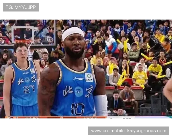 篮球运动员机场爆脾气，工作人员吓傻